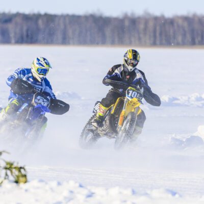 Suzuki Team Estonia meeskond Äksi jäärajavõistlusel, poodiumile tõusis Jaanus Saarmaa.