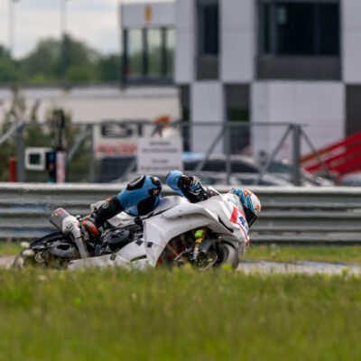 Silvester Sarapik võitis elu esimese Superbike’ide sõidu!