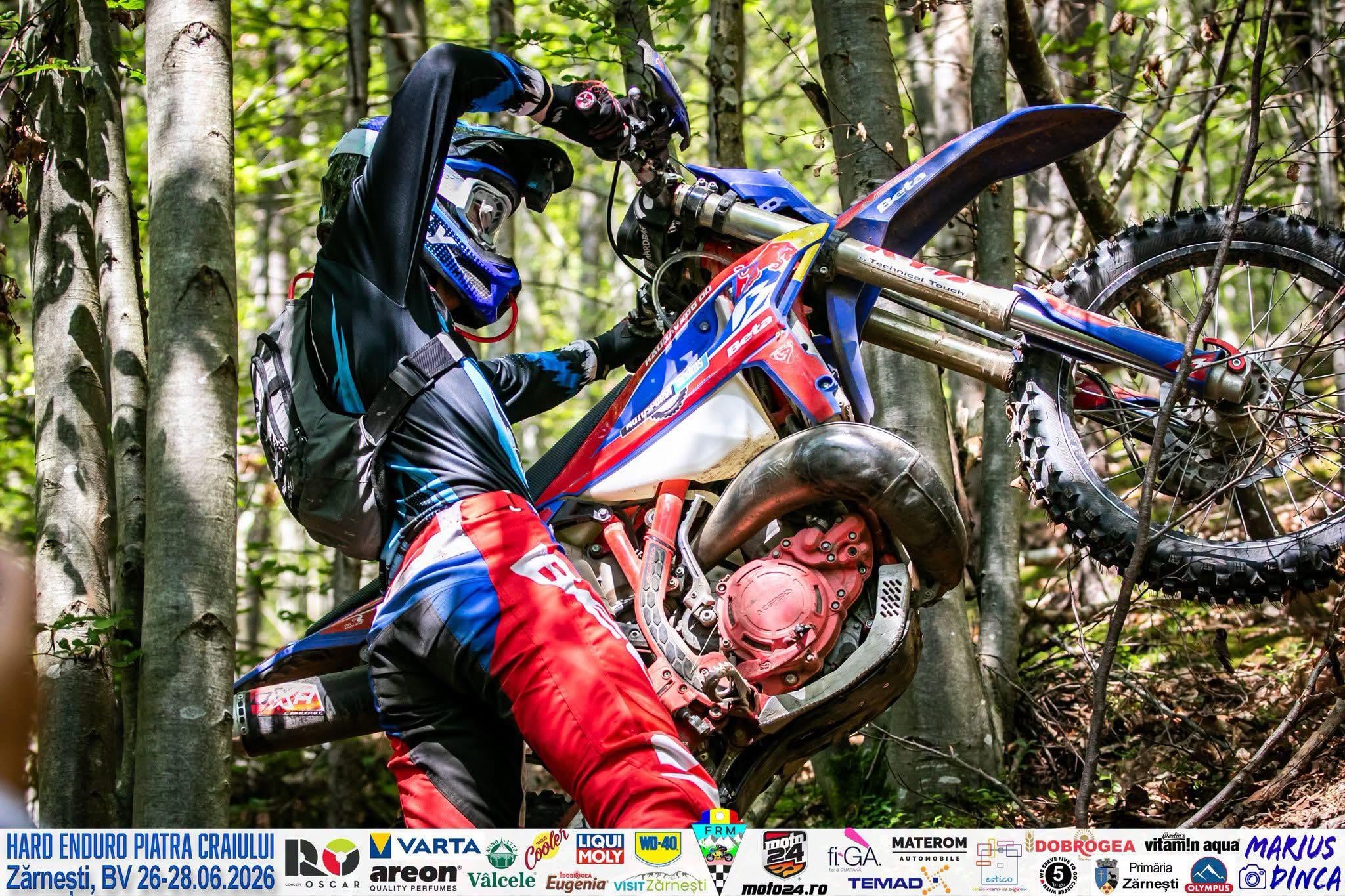   Kui kõik eestimaalased tähistasid võidupüha ja jaanipäeva, pakkisid Carma motoklubi noored hard enduro sõitjad Freetime Husqvarnal sõitev Miko “The Moose” ja 