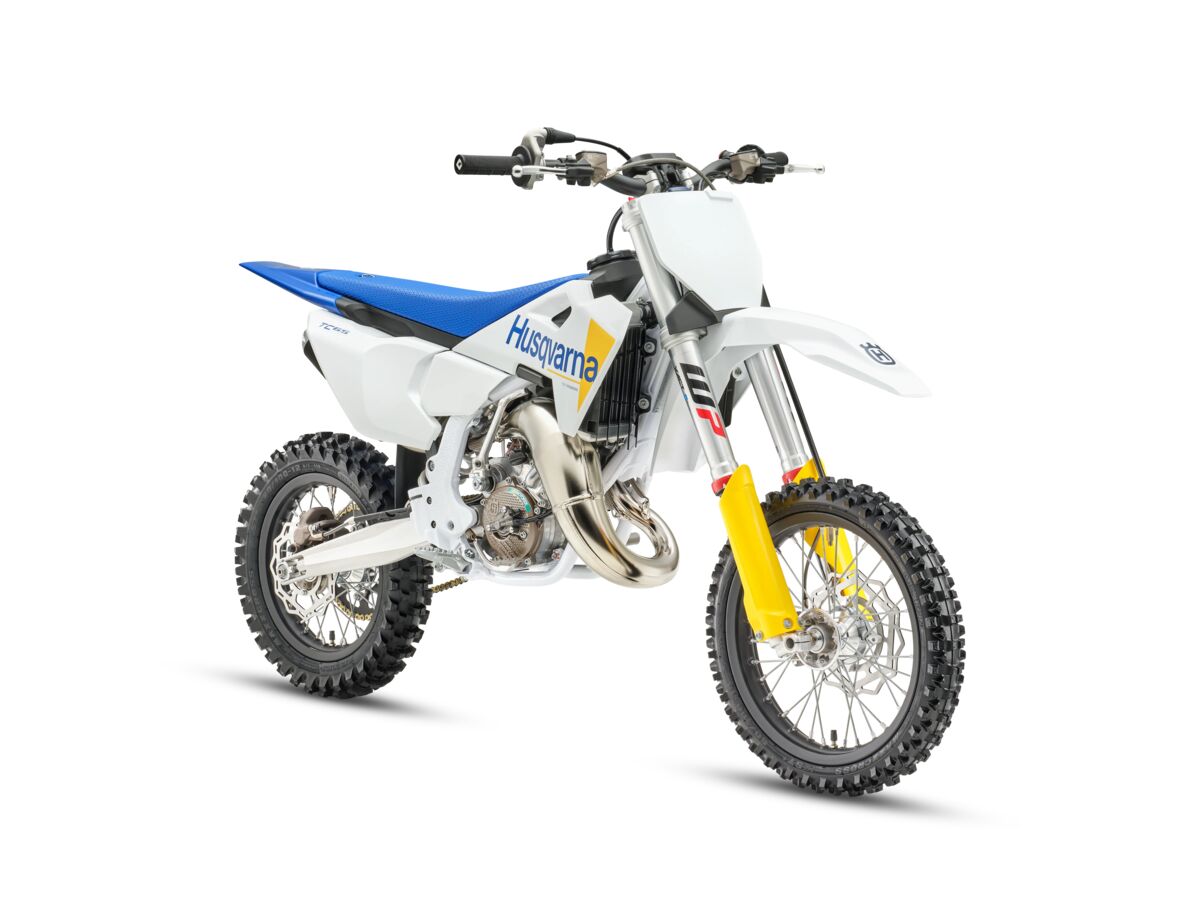   Noor krossisõitja, kujuta ette, et alustad 2027. aasta hooaega uue Husqvarnaga. Freetime Motokeskus toetab Eesti noori motokrossisõitjaid ja annab kahele noor